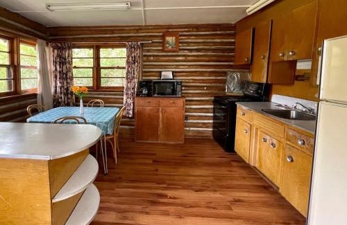 Rosedale House | Balsam Lake - 2-Bedroom Cabin in Kawartha #11