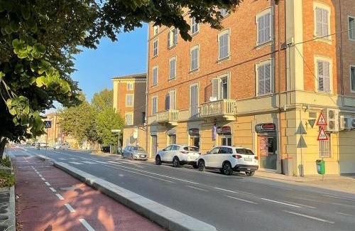 Crocetta-San Lazzaro-Modena Est Apartment | Balsamico Suites 2 - Near Ferrari Museum & Railway