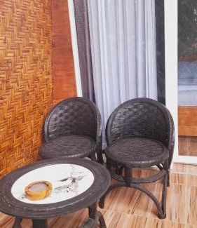 Kecamatan Sikur House | Bamboo Craft Homestay