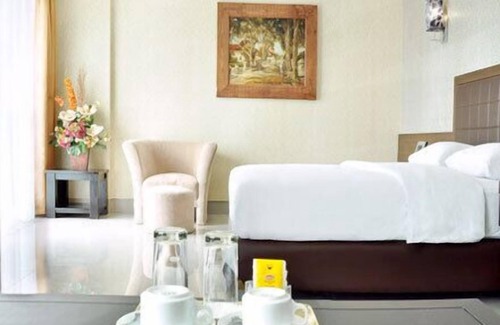 Palmerah Hotel | Bamboo Inn Hotel & Cafe