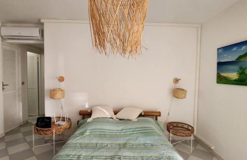 Nettle Bay Apartment | Bamboo on the beach - Spacious beachfront studio