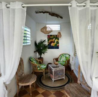 Nettle Bay Apartment | Bamboo on the beach - Spacious beachfront studio