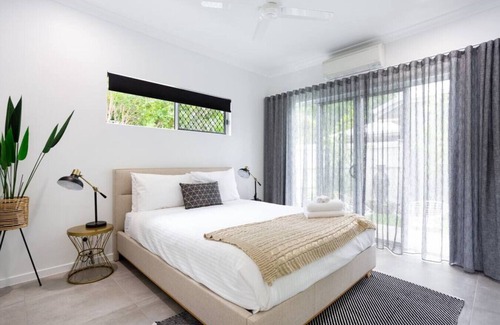 Edge Hill House | Bamboo Villa your own private luxury 1 bedroom haven