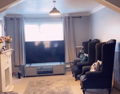 Singlewell Apartment | BAMSTIC 2 Bedroom House in Gravesend