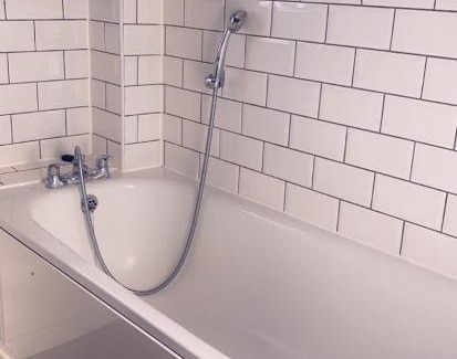 Singlewell Apartment | BAMSTIC 2 Bedroom House in Gravesend