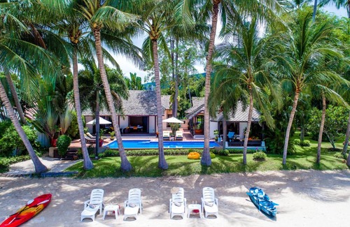 Thong Krut Villa | Ban Laem Sor - Tropical Beachfront Retreat