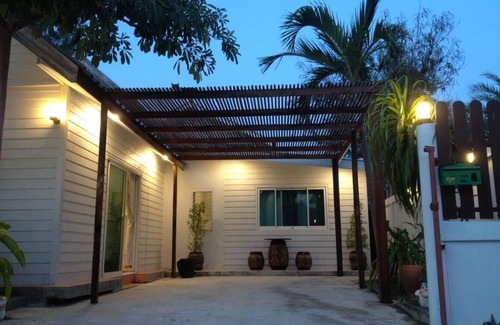 Hat Chao Samran House | Ban Pak Pon