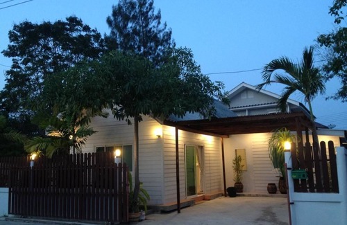 Hat Chao Samran House | Ban Pak Pon