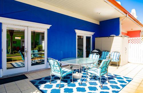 Sunset Pass Apartment | Banana Bay 6078 By Pkrm