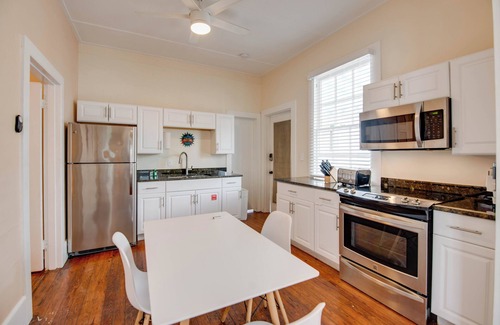 Historic Seaport House | Banana's Foster Guesthouse