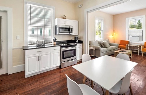 Historic Seaport House | Bananas Foster by Brightwild Epic Guesthouse