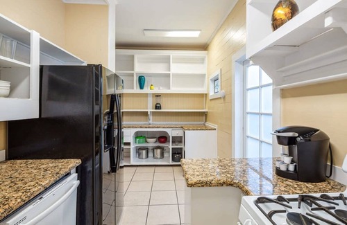 Historic Seaport House | Bananas Foster by Brightwild Epic Guesthouse