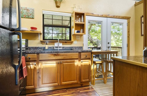 Bandera Cabin | Bandera Stronghold Retreat