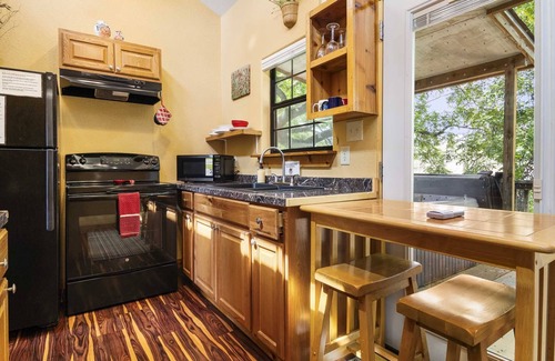 Bandera Cabin | Bandera Stronghold Retreat