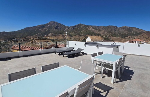 Carratraca Apartment | BANDERAS & SPA ESTUDIO HIDROMASSAGE VERA (CAMINITO DEL REY/MASSAGE ON REQUEST)