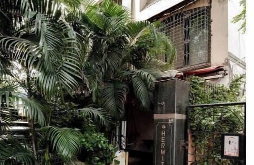 Pali Hill Apartment | Bandra’s Cozy Studio With Sitout
