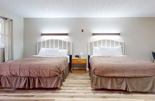 Baneberry Hotel | Baneberry Inn 2