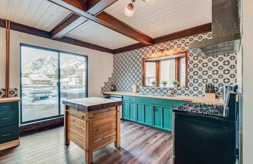 Banff House | Banff's Rocky Mountain House