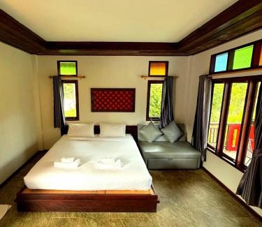 Si Racha House | Bang Phra Resort Near Si racha