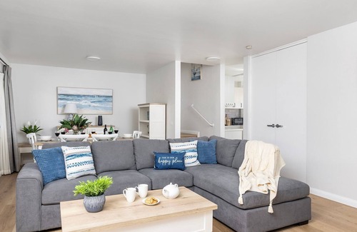 Soldiers Point Apartment | Bangalee 2 at Sunrise - waterfront apartment