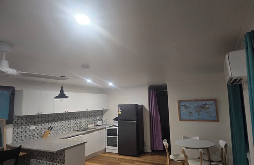 Farnborough House | Bangers Beach House, full of experiences on the great barrier reef!
