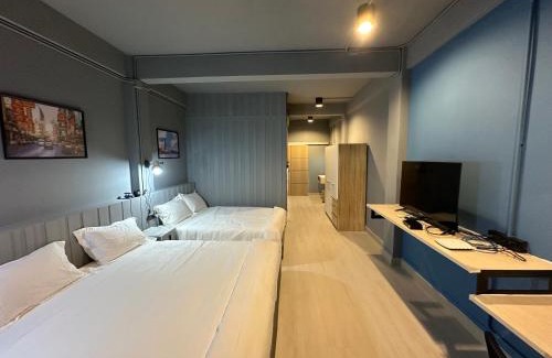 Yan Nawa House | Bangkok vibe, City House, 7 mins to BTS, City center, Private room in Sathon, Private bathroom, Bangkok, Thailand