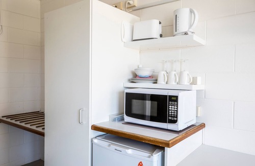 Rosslea Hotel | Banjo Paterson Motor Inn
