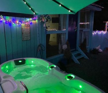 Banff House | Bankhead Accommodation with Hot Tub Aberdeenshire