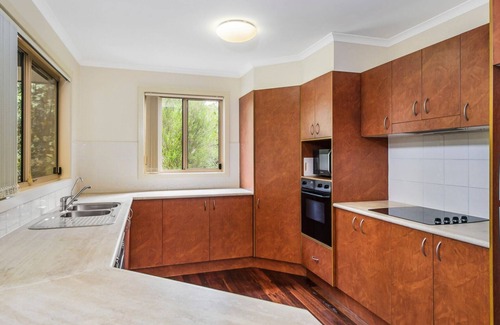 Dunbogan House | Banksia Breeze - surrounded by nature