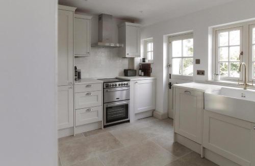 Chipping Norton House | Banksia Cottage