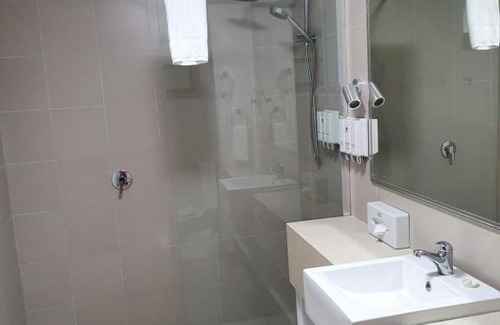 Kingfisher Bay Villa | Banksia Hideaway Kgari