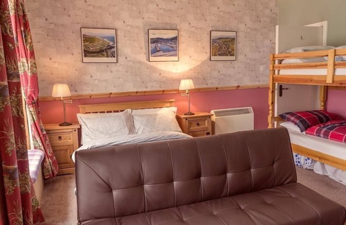 Helmsdale Hotel | Bannockburn Inn