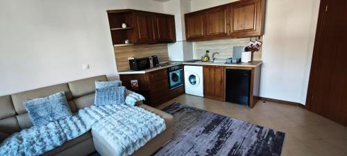 Razlog Apartment | Bansko Pirin Golf & Country Club Blue Mountains View