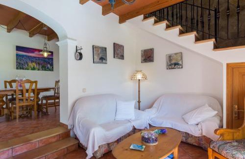 Alaro House | Banyols