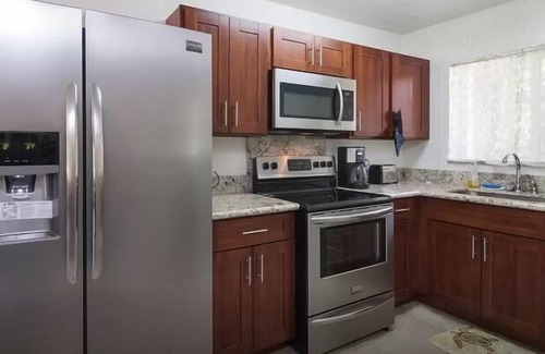 Waialee Apartment | Banzai Surf B - A/C included, steps to the beach!