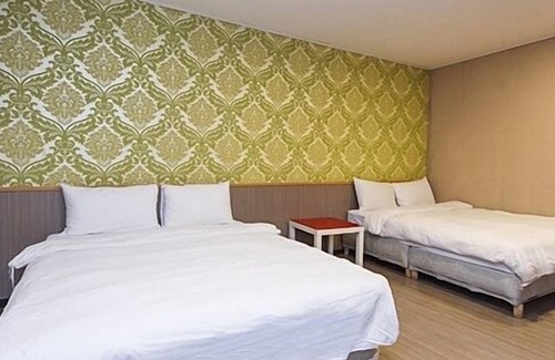 Pingzhen District Hotel | Baoshan Hotel