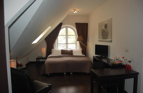Steenbergen Hotel | Bar-Bistro-Hotel DOK