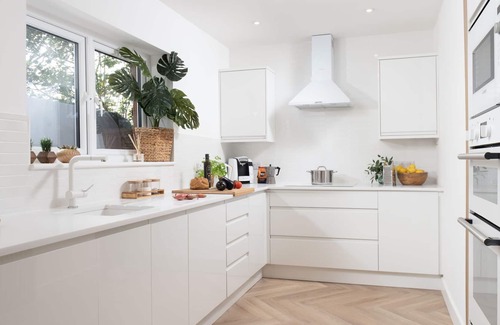 Saltash House | Bar-K - Gorgeous 4 bedroom home in Saltash Cornwall with secure garden, cinema room, hot tub and sa