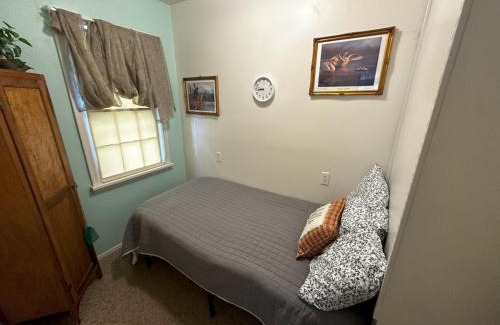 Central - Terry House | Barb's and Bo's Cozy Home with Office and Covered Parking