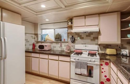 Midtown Sacramento Apartment | Barbie's Dream Apt in the City