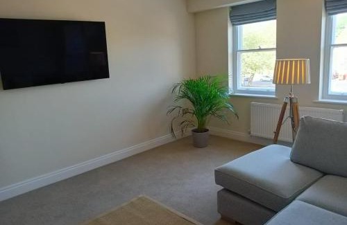 Salisbury Apartment | Barchester House Apartments Delux