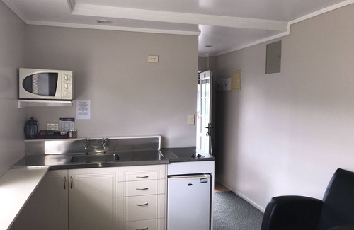 Hamilton North Hotel | Barclay Motel