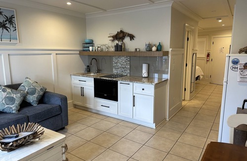 Hilton Head Island Condo | Barefoot Bungalow! Ocean View Couple’s Retreat