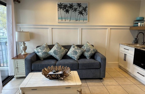 Hilton Head Island Condo | Barefoot Bungalow! Ocean View Couple’s Retreat