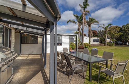 Matarangi House | Barefoot Daze - Matarangi Holiday Home