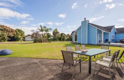 Matarangi House | Barefoot Daze - Matarangi Holiday Home