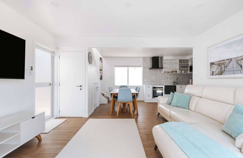 Papamoa Beach House | Barefoot Retreat - Beach, shops and cinema