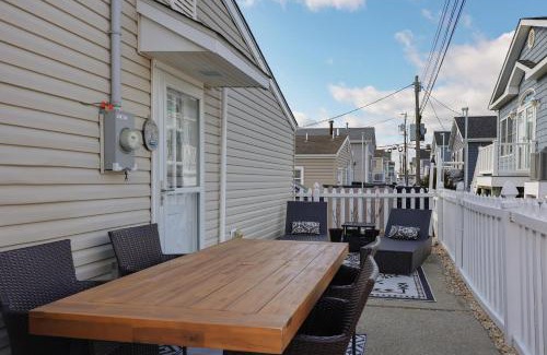 Ocean Beach III House | Barefoot Villa- 3 min walk to Lavallette beach