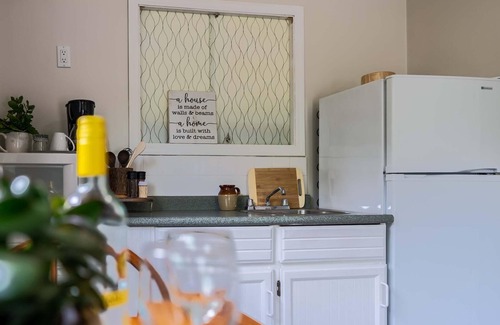 Christina Lake Apartment | Barefoot Villas Room 5 Eagle