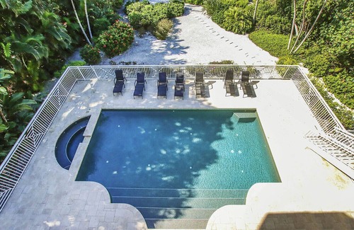 Captiva House | Barefoot Way Beachfront 5 Bedroom/5.5 Bath House
